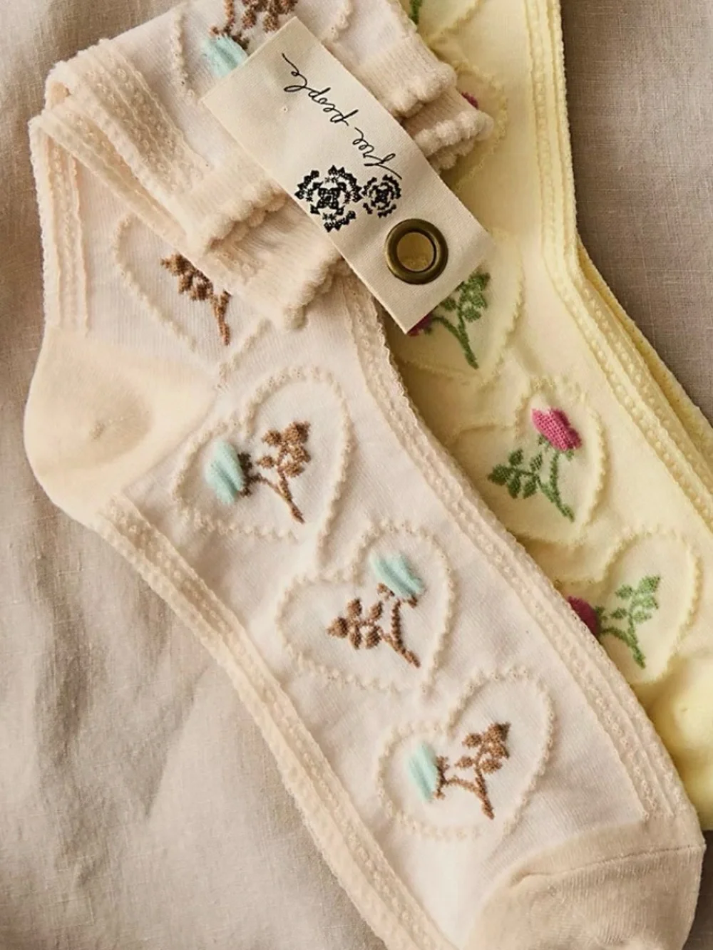Free People Heart Blooms Socks. NWT. Cream